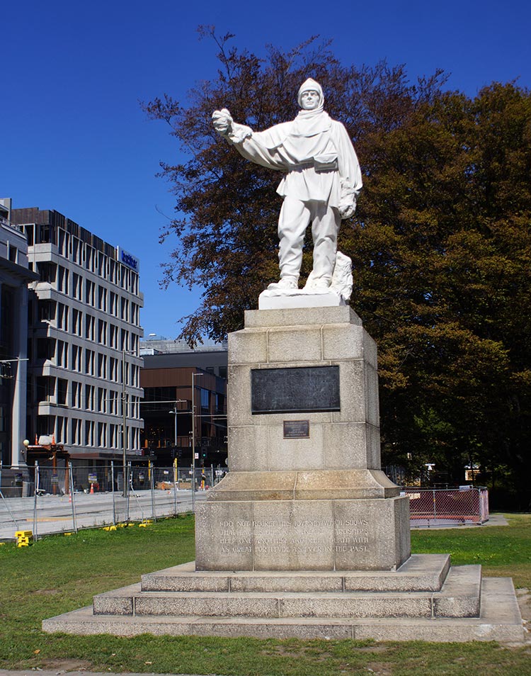 Captain Robert Falcon Scott&nbsp;Statue