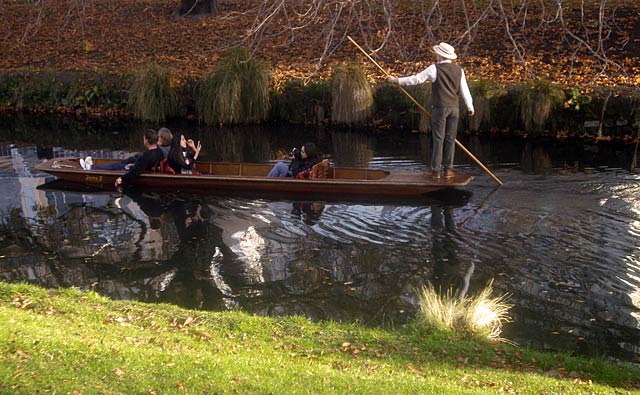 Punting down the&nbsp;Avon