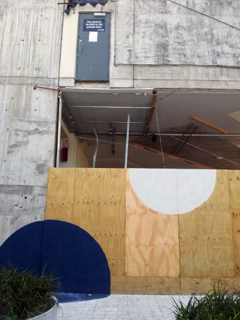 Door with a long&nbsp;drop