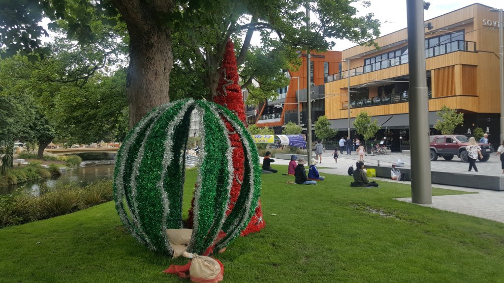 Christmas decorations on Oxford&nbsp;Terrace