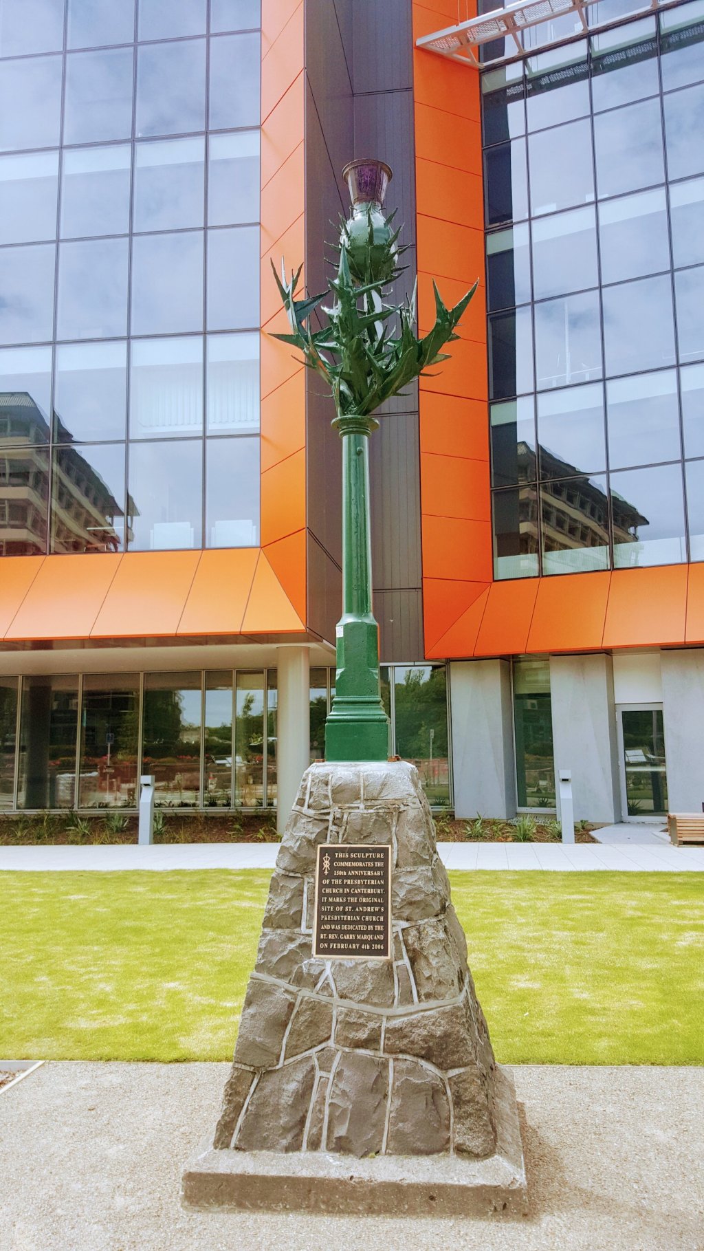 Commemorative sculpture