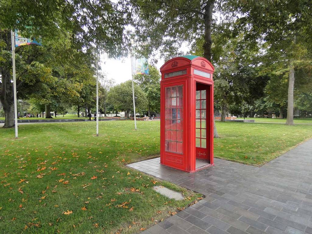 Red Phone Box Victoria&nbsp;Square