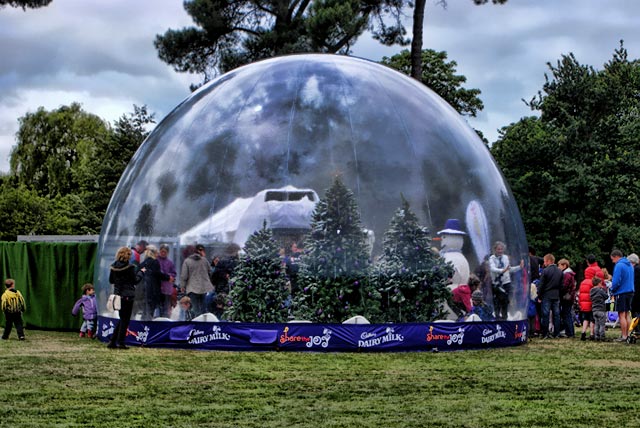 Snow globe in Hagley&nbsp;Park