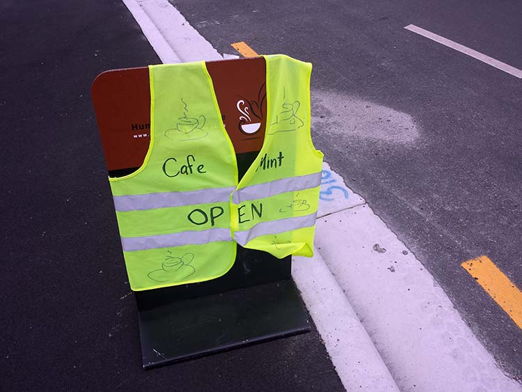 High-Vis Cafe Sign for Cafe&nbsp;Mint