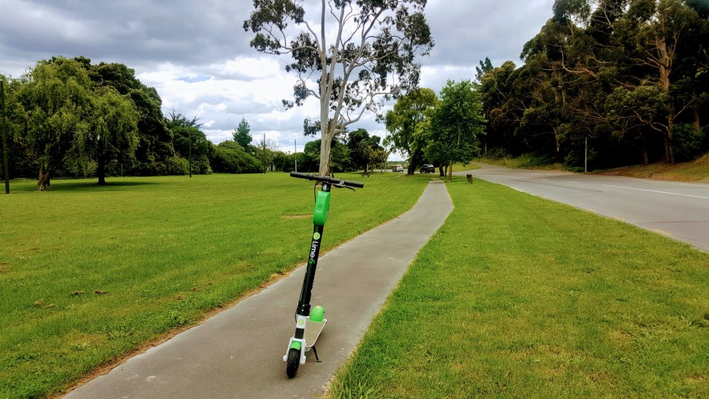 Lime scooter on Bridle Path&nbsp;Road