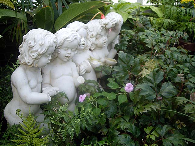 Figurines, Botanic Gardens