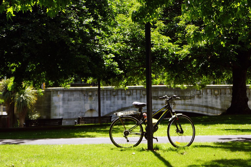 Bicycle near the Bridge of&nbsp;Remembrance