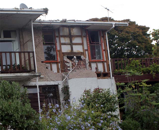Heathcote river at low tide with&nbsp;liquefaction