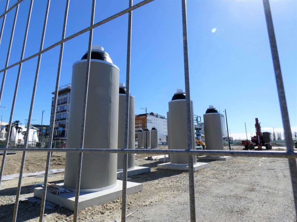 Giant Spray Cans, East&nbsp;Frame