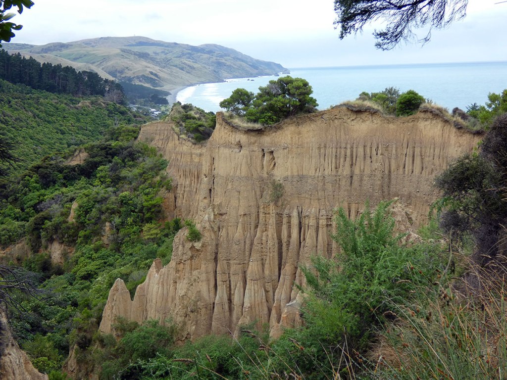 Cathedral Cliffs at Gore&nbsp;Bay