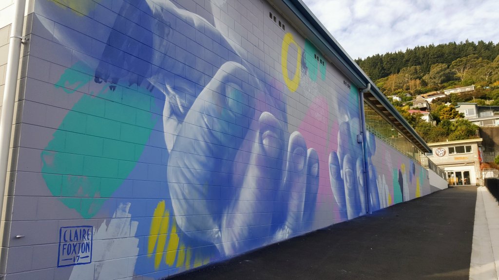 Mural on Lyttelton pool&nbsp;building