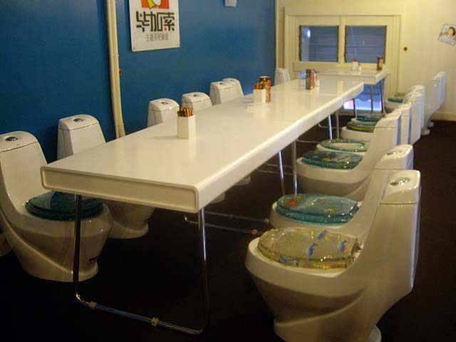 picaso-cafe-toilet-seating
