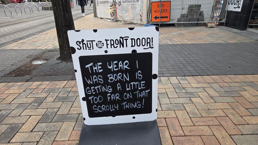 Funny sign outside&nbsp;shop