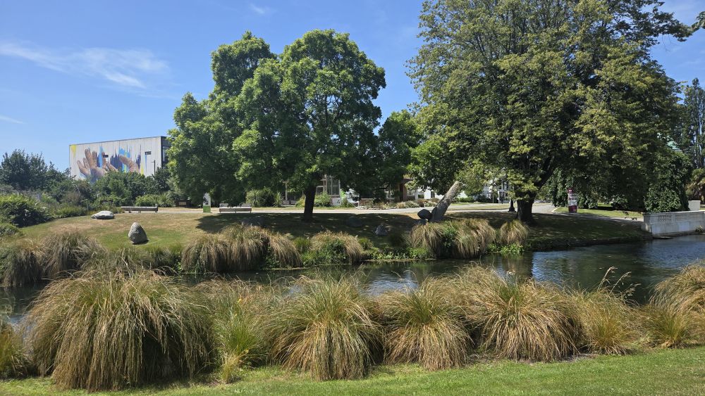 Avon River by Oxford Terrace